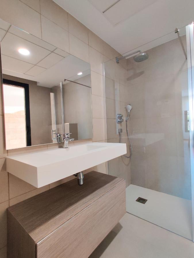 Allonbay & House *